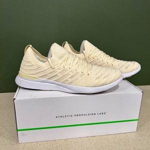 Men's TechLoom Wave APL Cream and white sneakers size 10